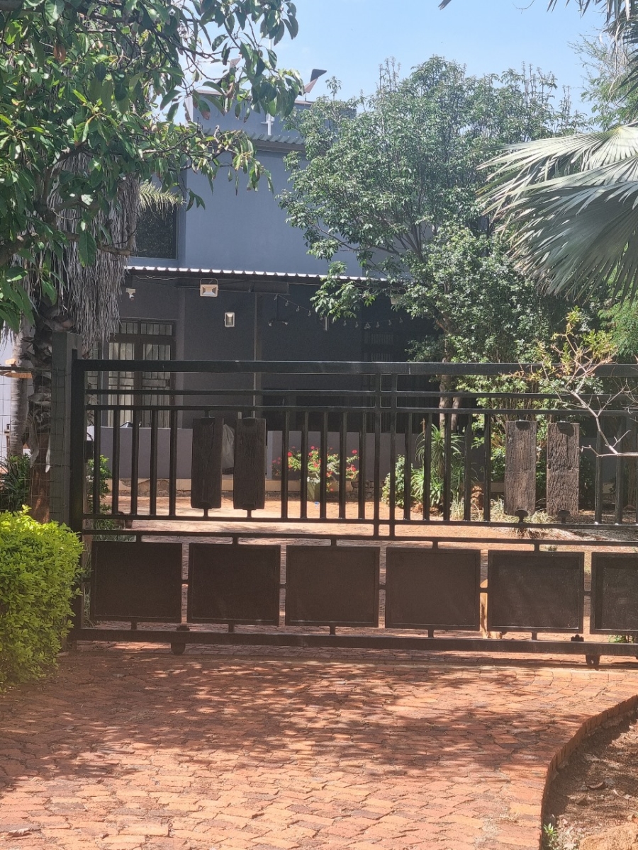 Commercial Property for Sale in Zuurplaat A H North West